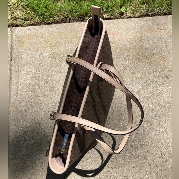 Michael Kors Jet Set Charm Zipper Closure Tote Bag Brown Purse Cream Leather - Picture 9 of 17